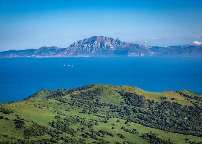 2060-newly Furnished 2 Bedrooms With Golf *