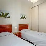 2060-newly Furnished 2 Bedrooms With Golf Apartment *