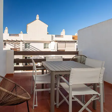 2060-newly Furnished 2 Bedrooms With Golf Apartment